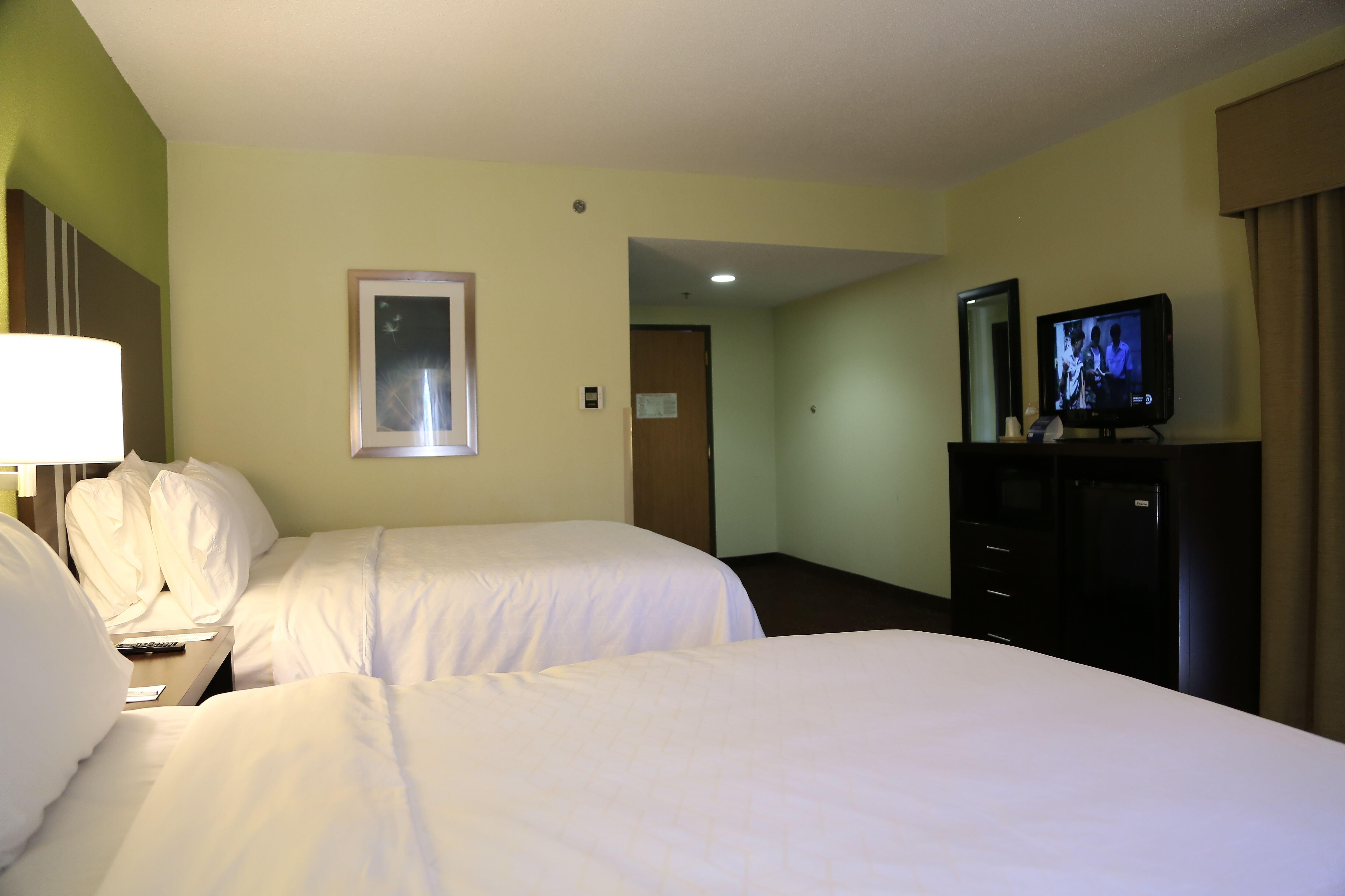Holiday Inn Express Hotel & Suites Cleveland - Ms By Ihg Exterior foto