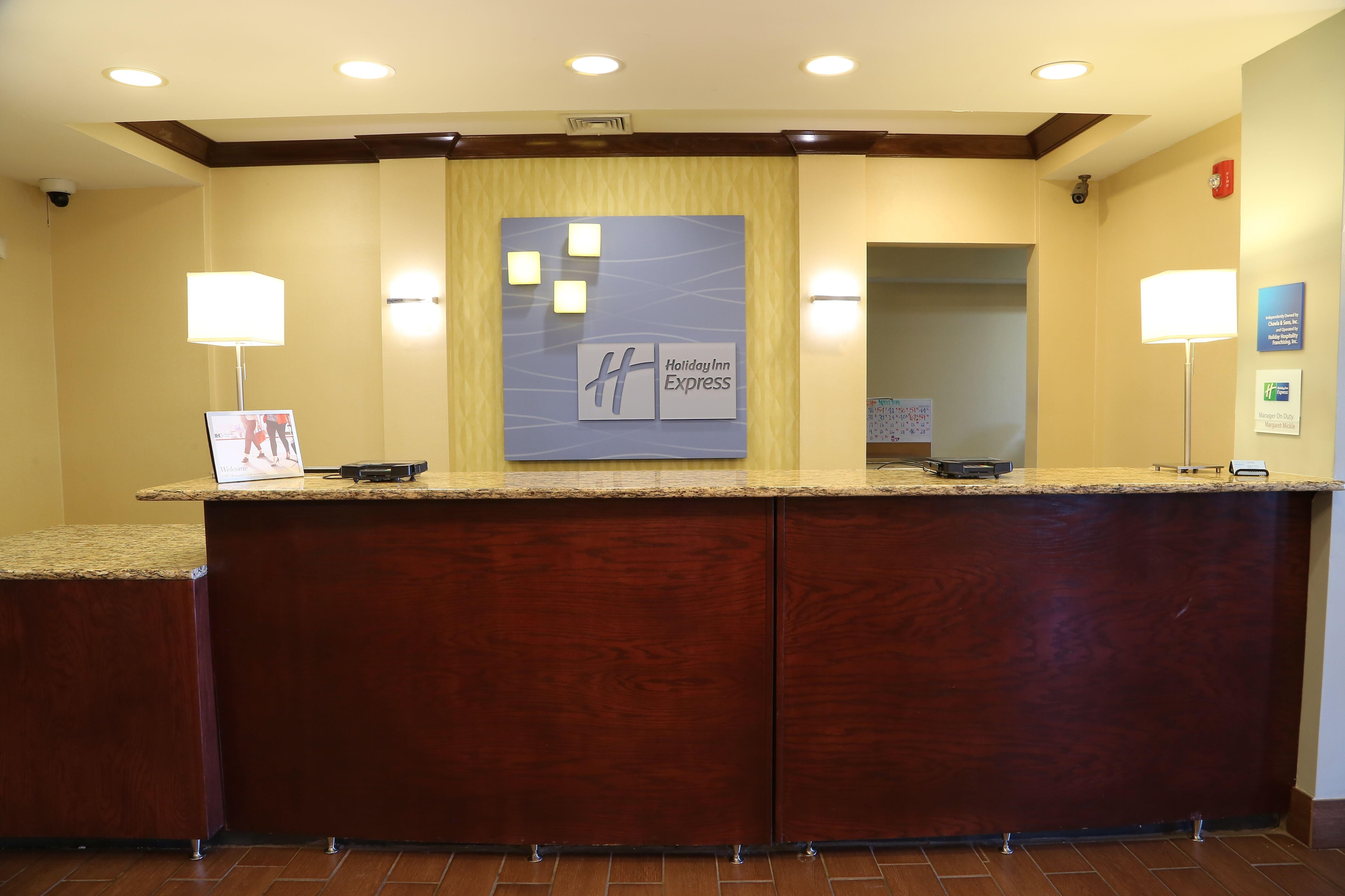 Holiday Inn Express Hotel & Suites Cleveland - Ms By Ihg Exterior foto
