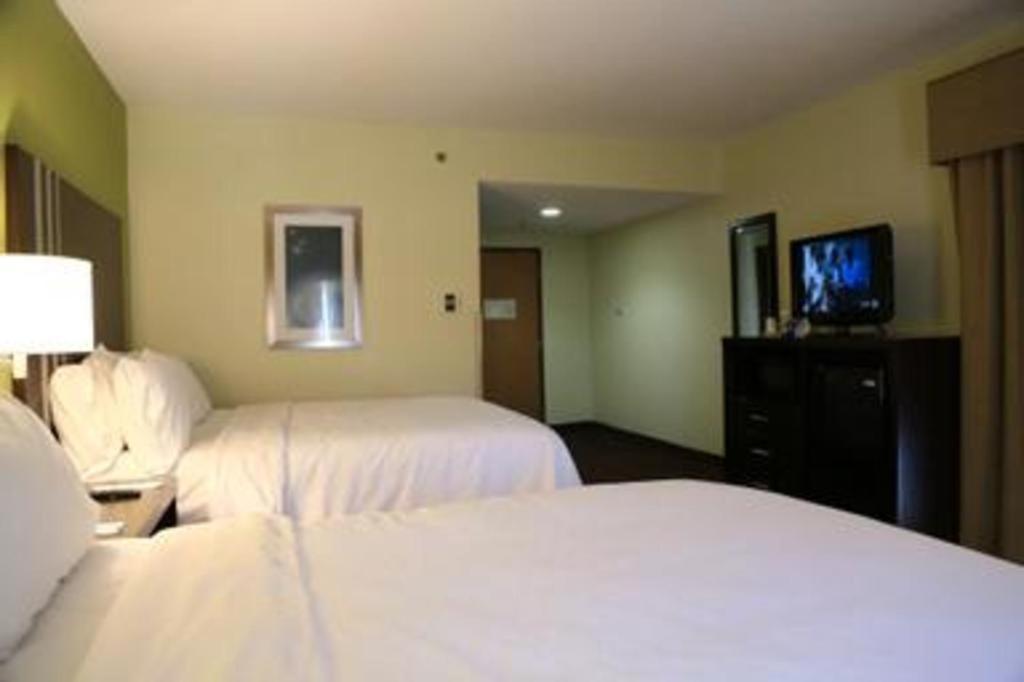 Holiday Inn Express Hotel & Suites Cleveland - Ms By Ihg Exterior foto